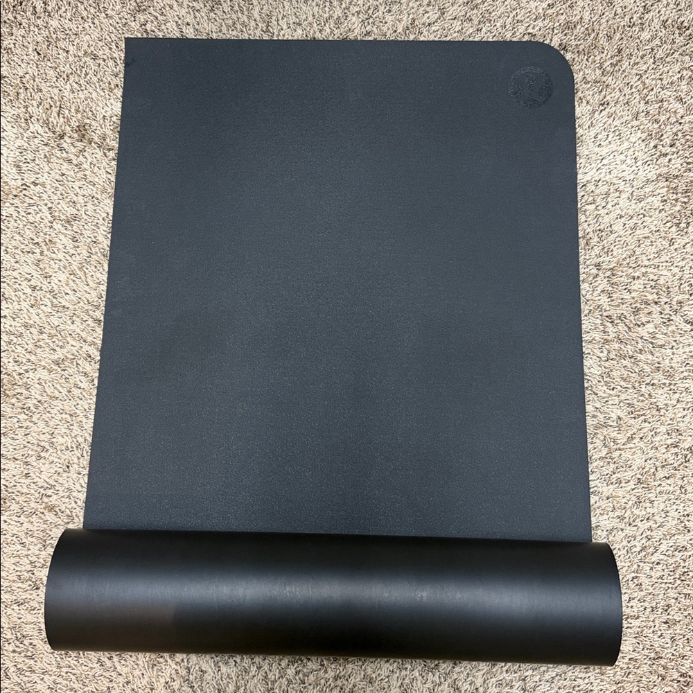 Lululemon yoga mat